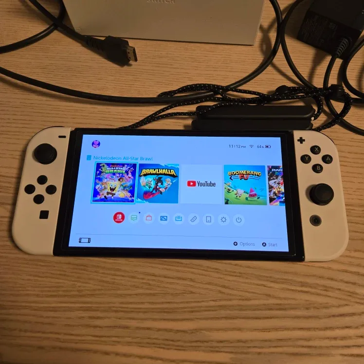 Nintendo Switch OLED. MINT condition. original accessories. image indicator(2)