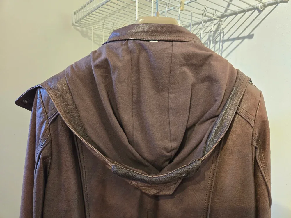 Danier Brown Leather Jacket - Size L image indicator(5)