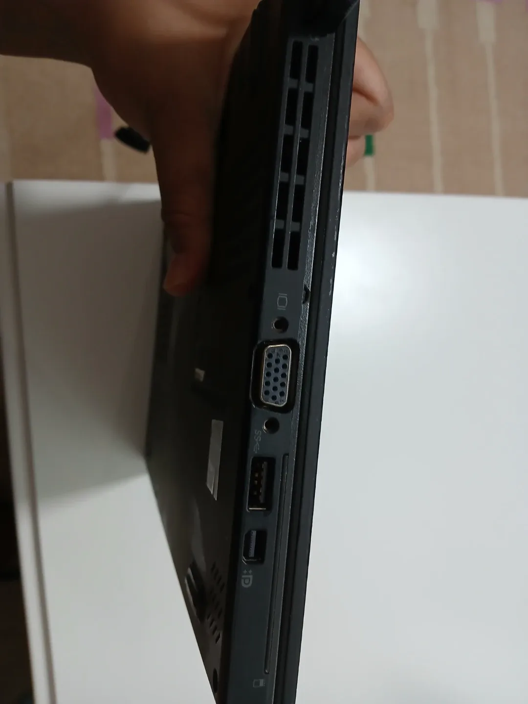 Lenovo ThinkPad X250 Laptop image indicator(3)