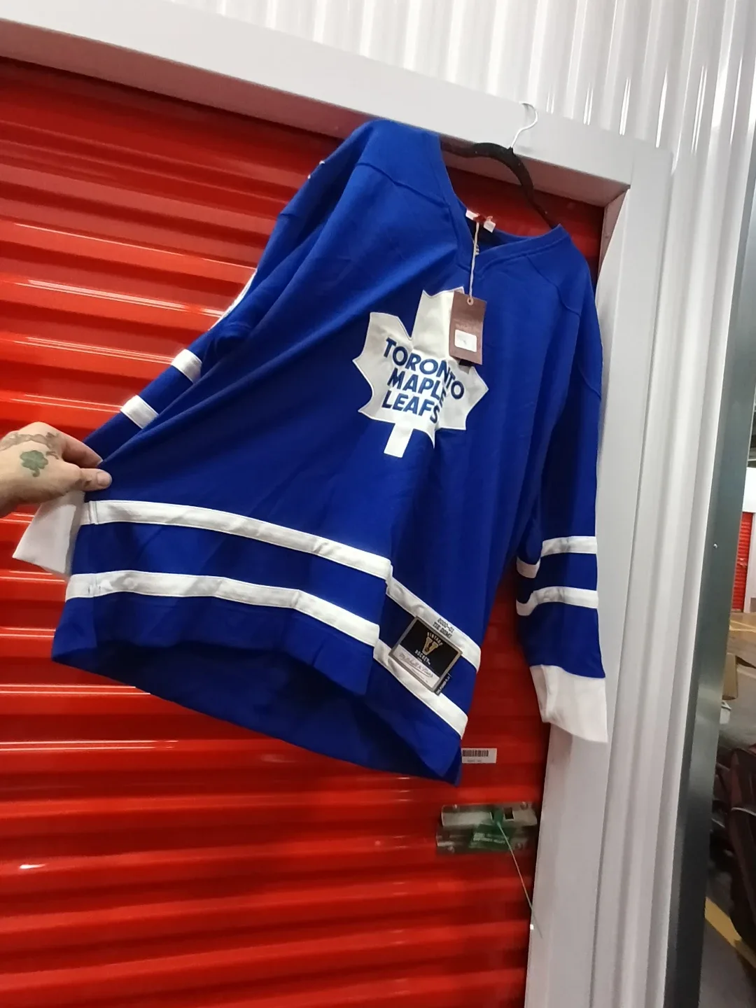 Toronto Maple Leafs Domi #28 Jersey image indicator(2)