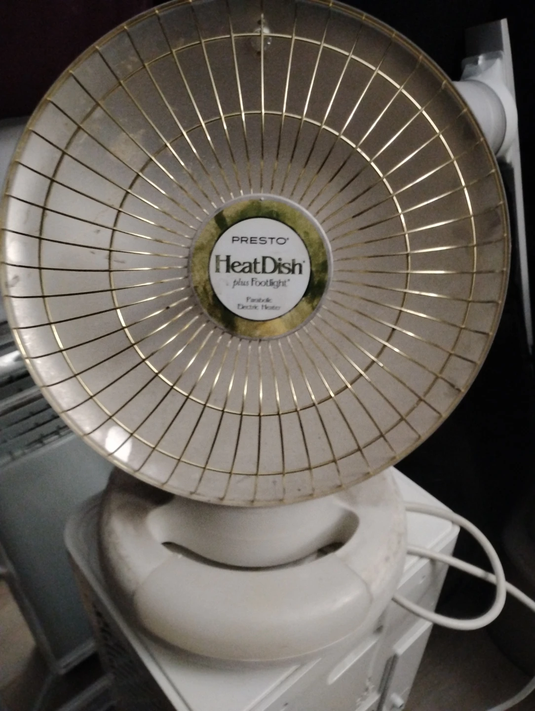 Presto HeatDish Plus Footlight Heater 16 inch