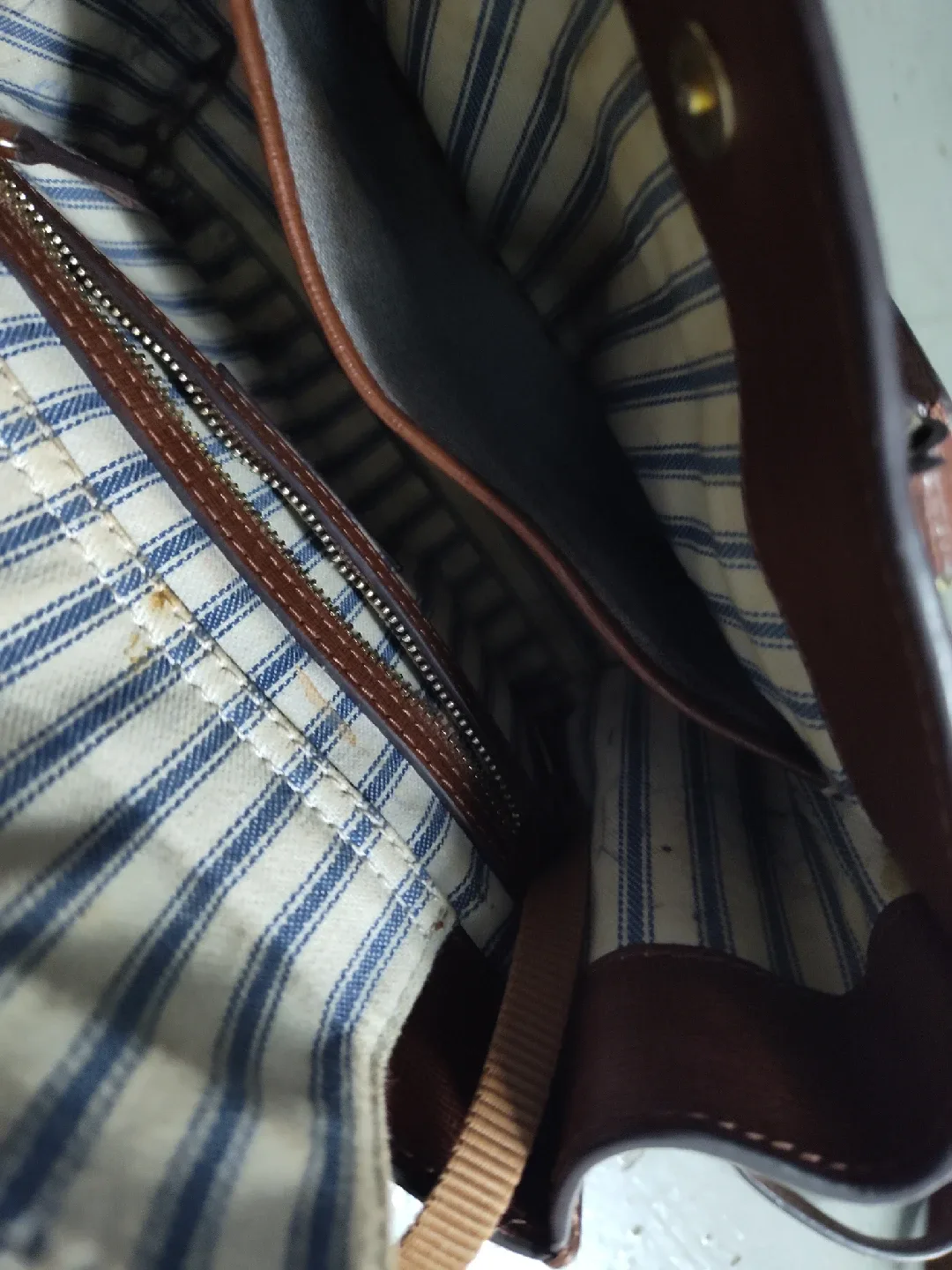 Dooney & Bourke Brown Satchel image indicator(8)