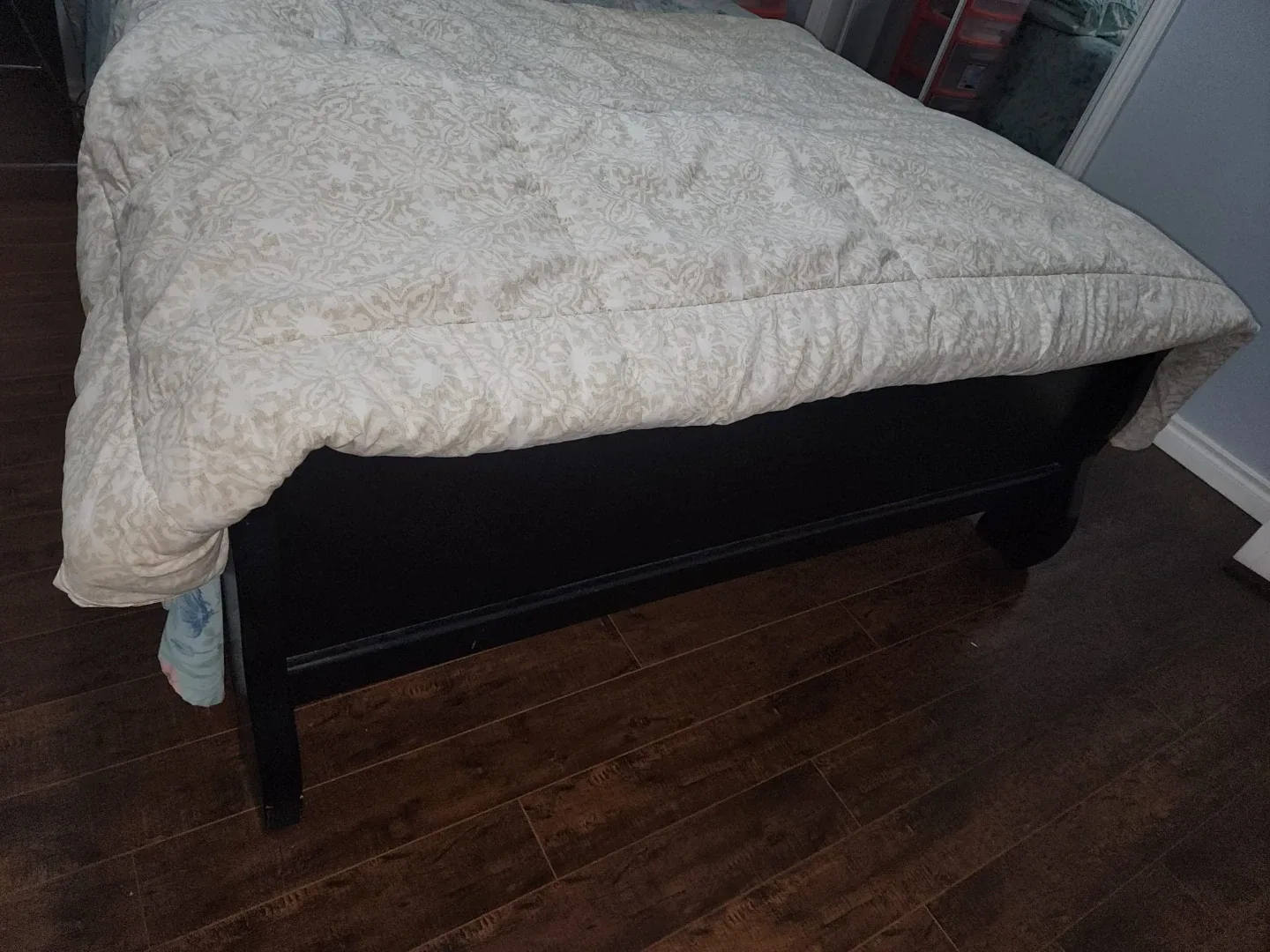 Modern Black Queen Sleigh Bed Set with Mattress image indicator(4)