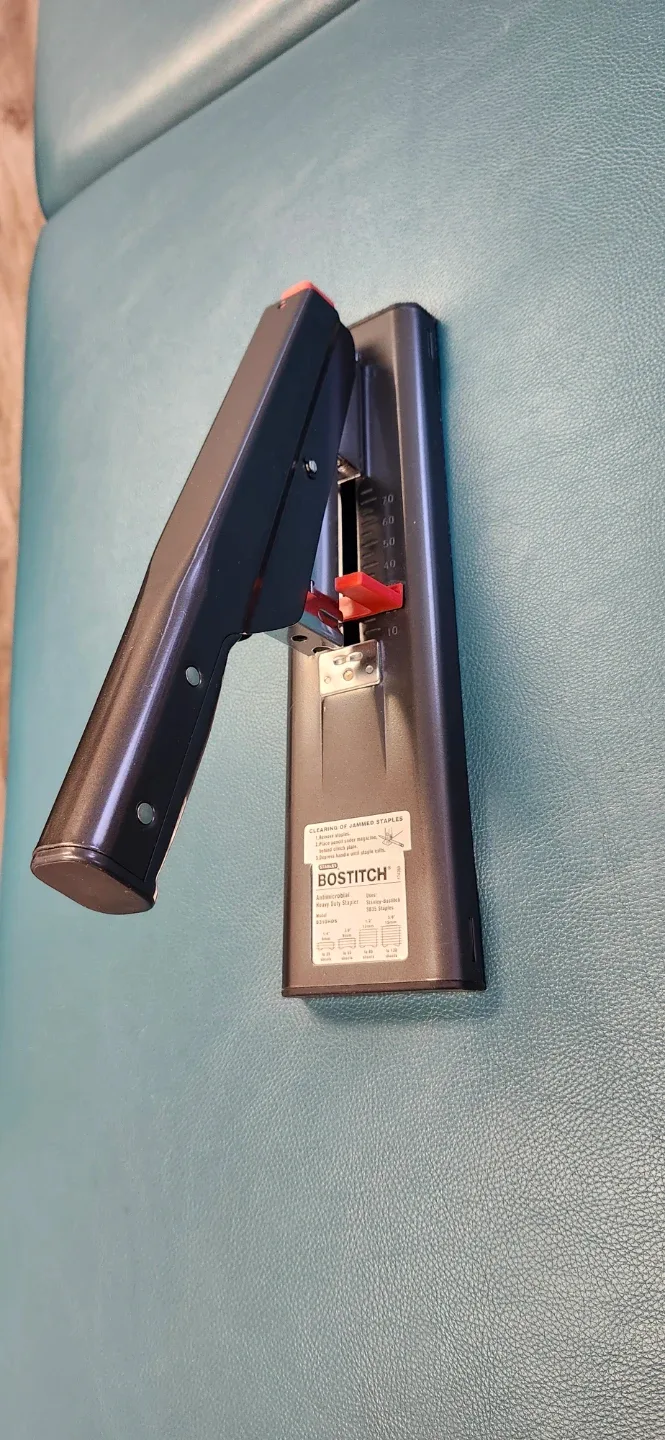 BOSTITCH Antimicrobial Heavy Duty Stapler image indicator(3)