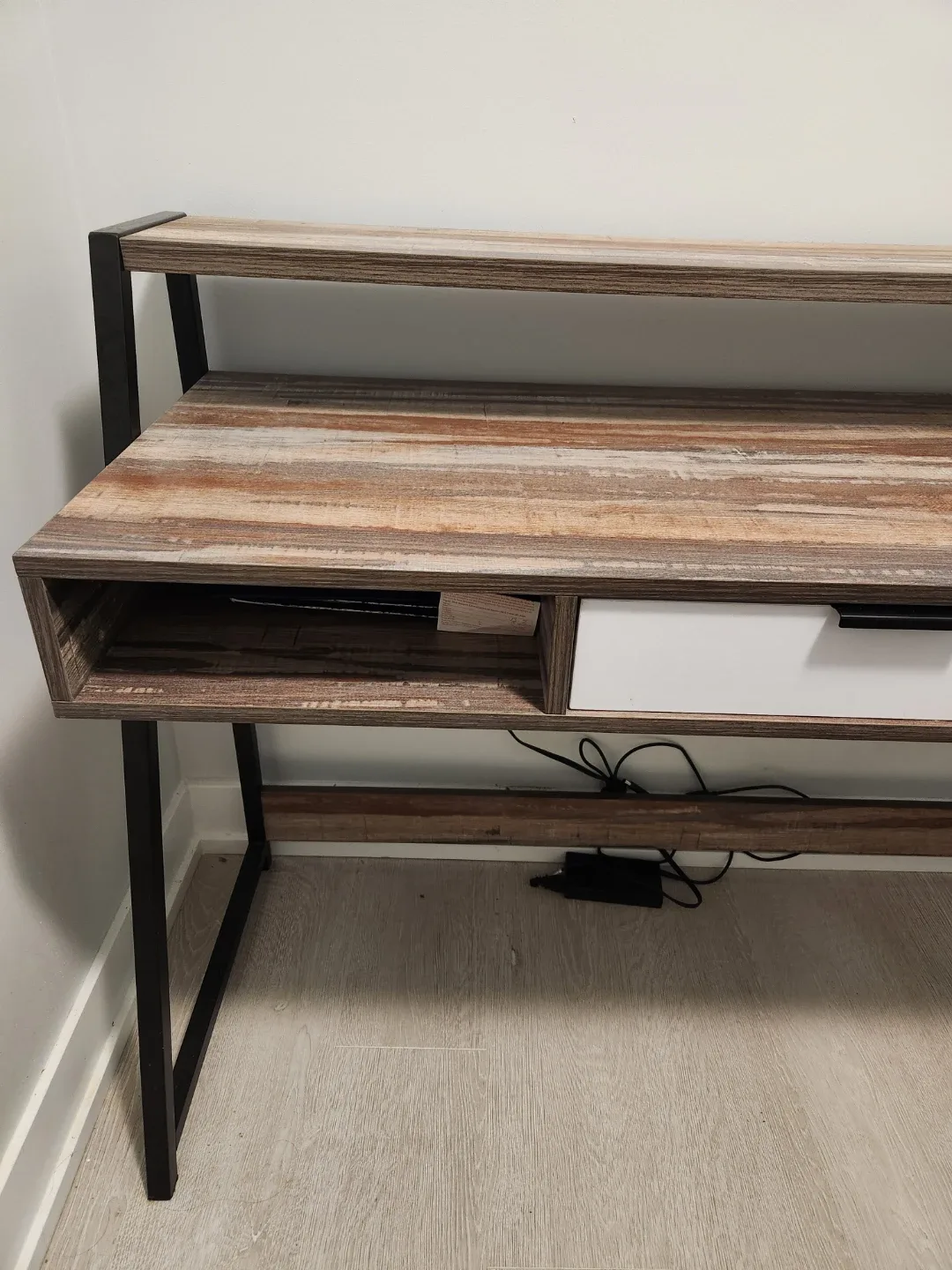 Office Desk image indicator(3)