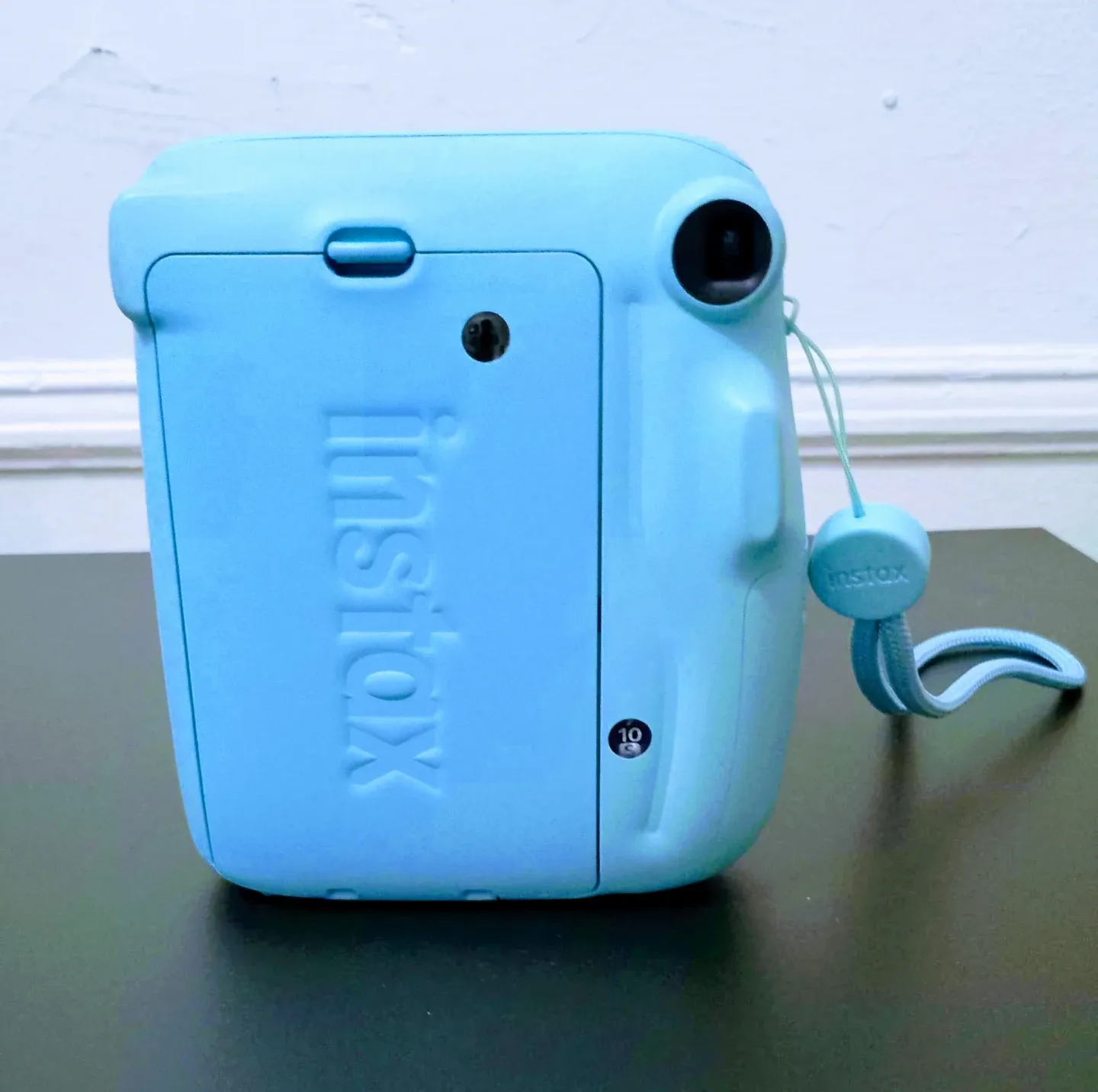 Fujifilm Instax Mini 11 Camera. image indicator(3)