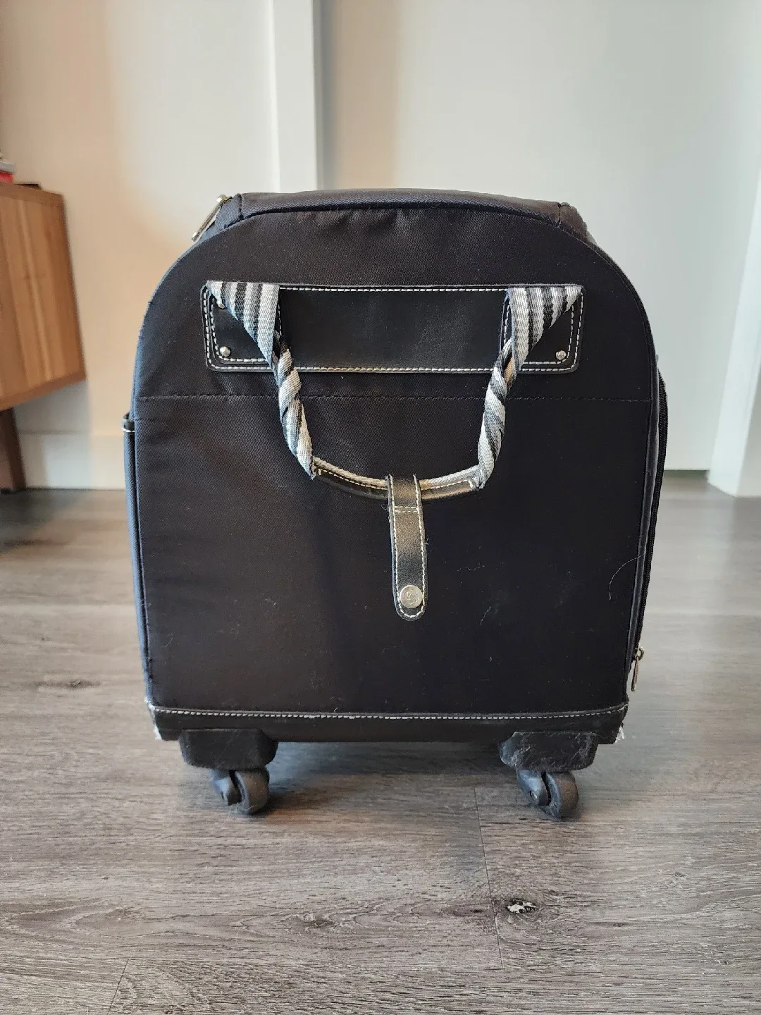 Samsonite Rolling Cosmetic/Tote Bag - Black image indicator(3)