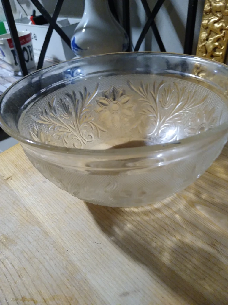 Bancor hat Hocking vintage crystal ball