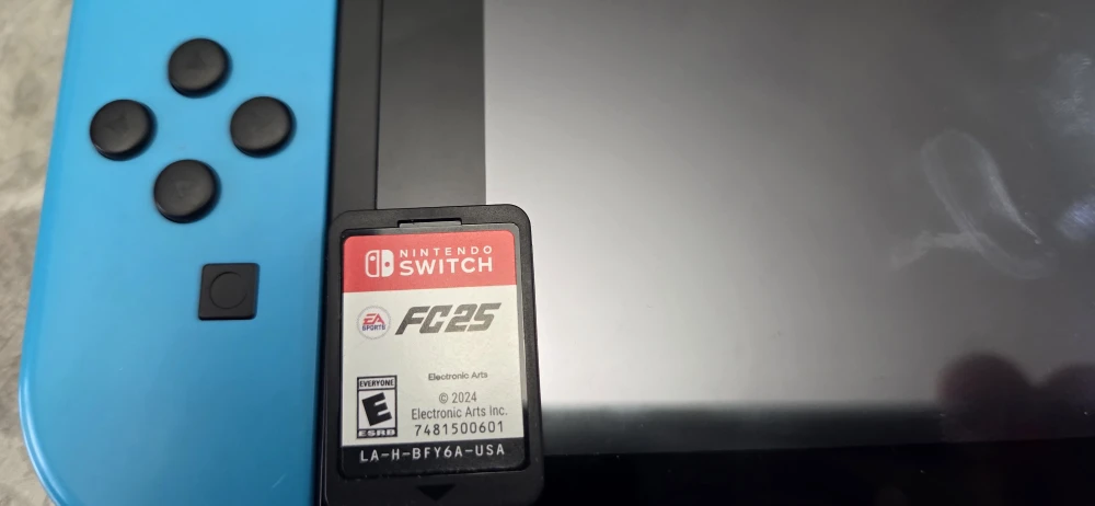 Nintendo Switch Console with FC25 Game - photo 2