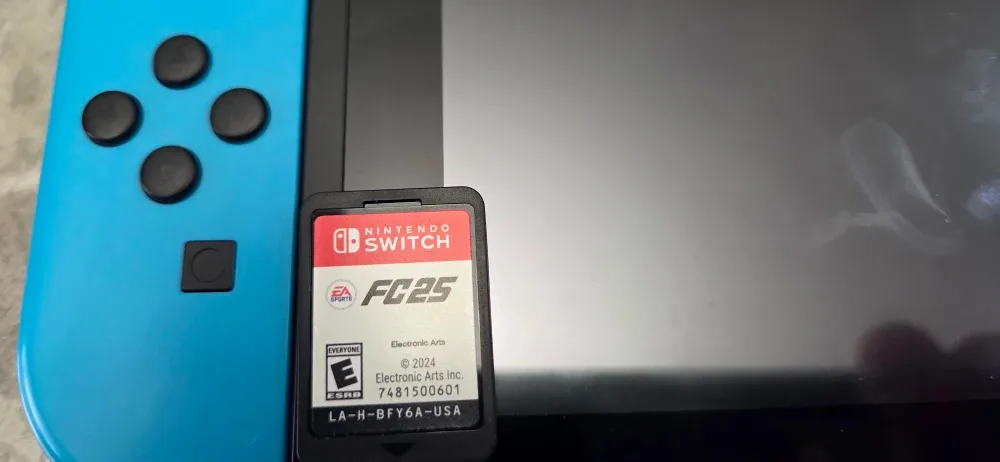 Nintendo Switch Console with FC25 Game image indicator(2)