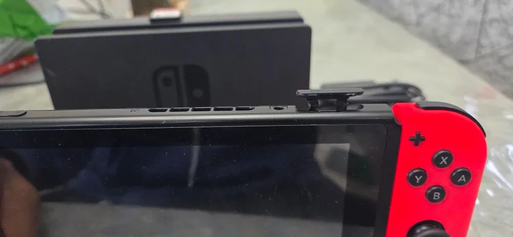 Nintendo Switch Console with FC25 Game image indicator(3)