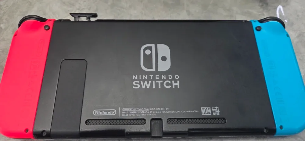 Nintendo Switch Console with FC25 Game image indicator(4)