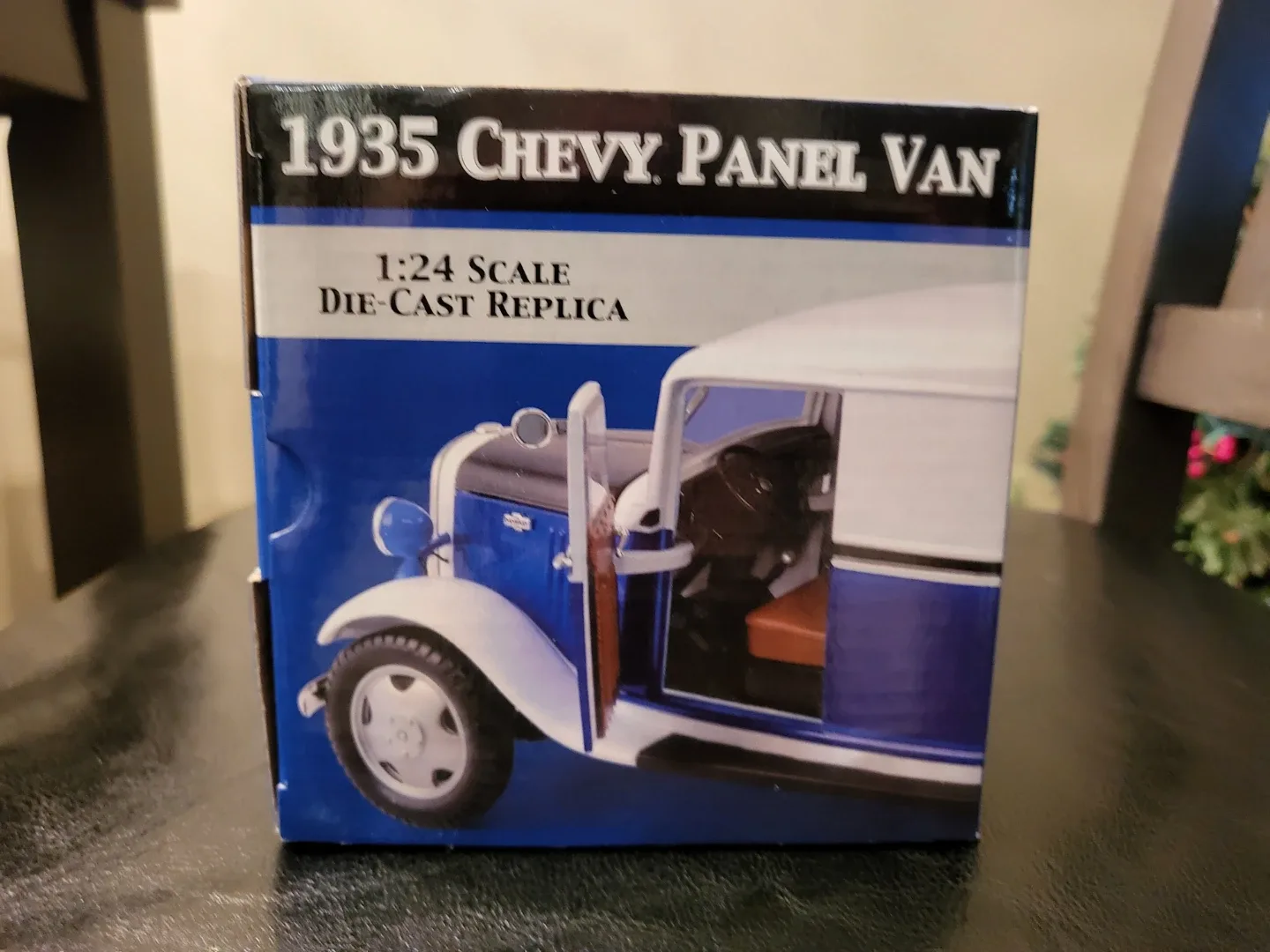 1935 Chevy Panel Van Die-Cast Replica 1:24 Scale image indicator(4)