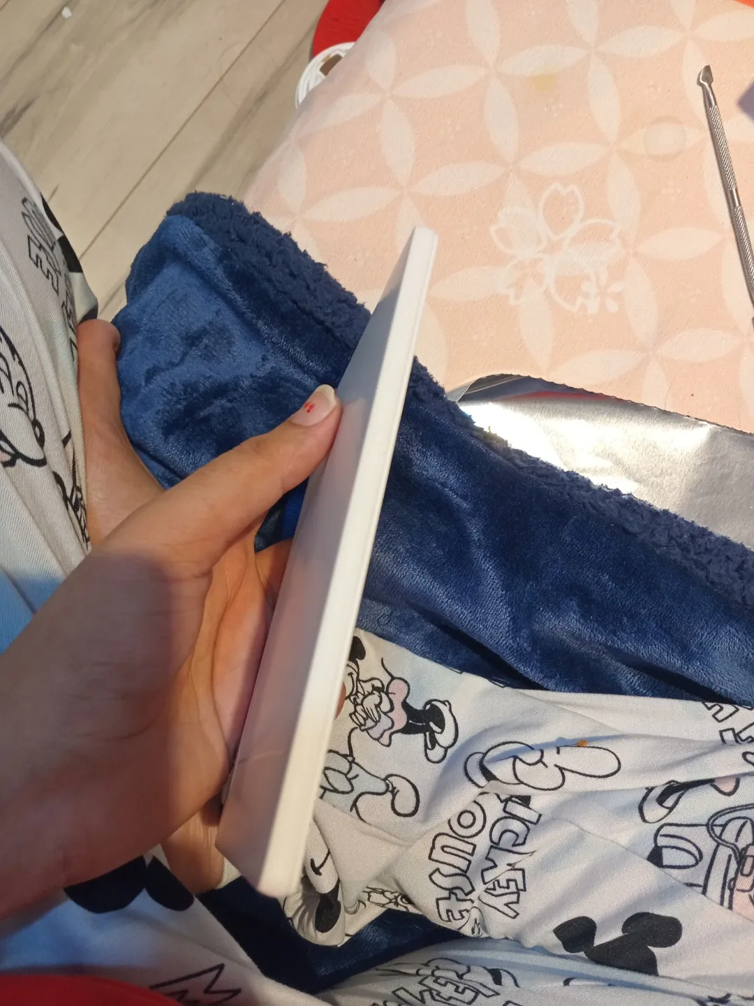 Boox Go Series e-reader WHITE COLOUR image indicator(3)