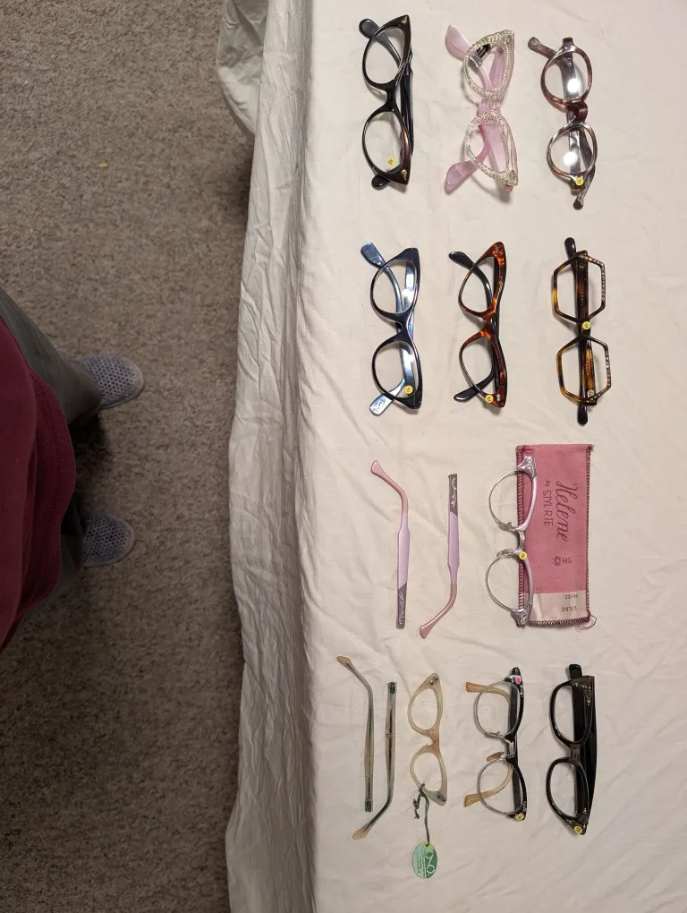 Vintage Eyewear image indicator(6)