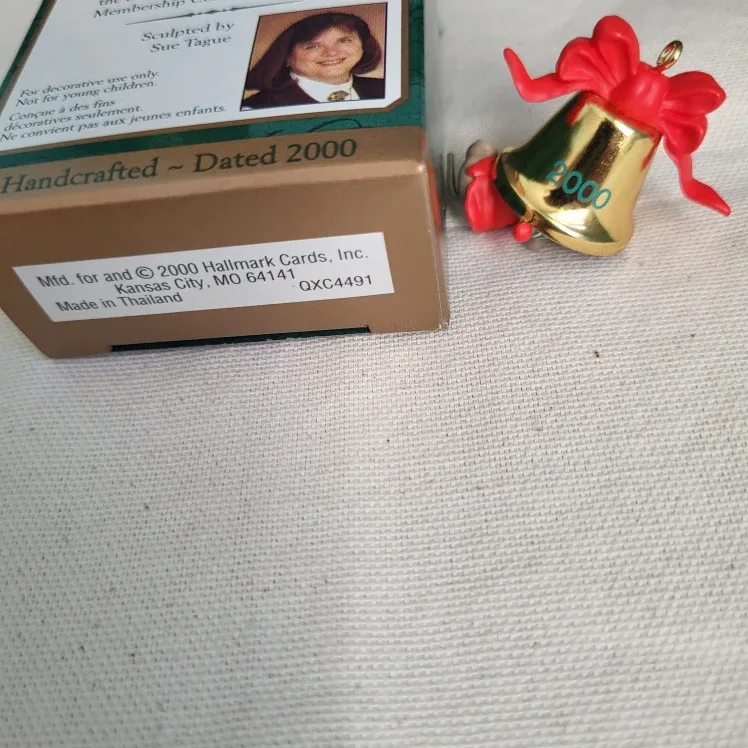 Hallmark A Friend Chimes In Ornament image indicator(3)