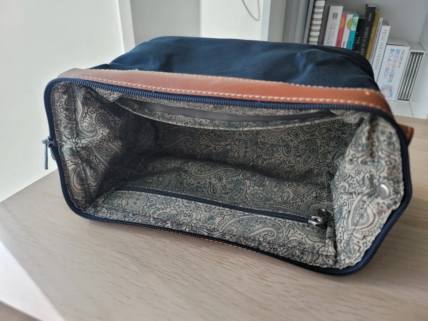 Samsonite toiletry/travel bag image indicator(2)