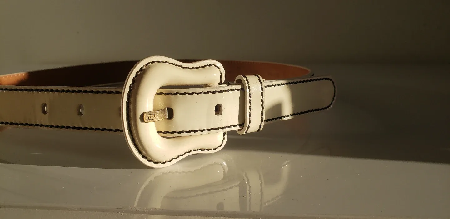 Fendi B Buckle Cream Patent Leather Belt - Vintage y2k image indicator(2)