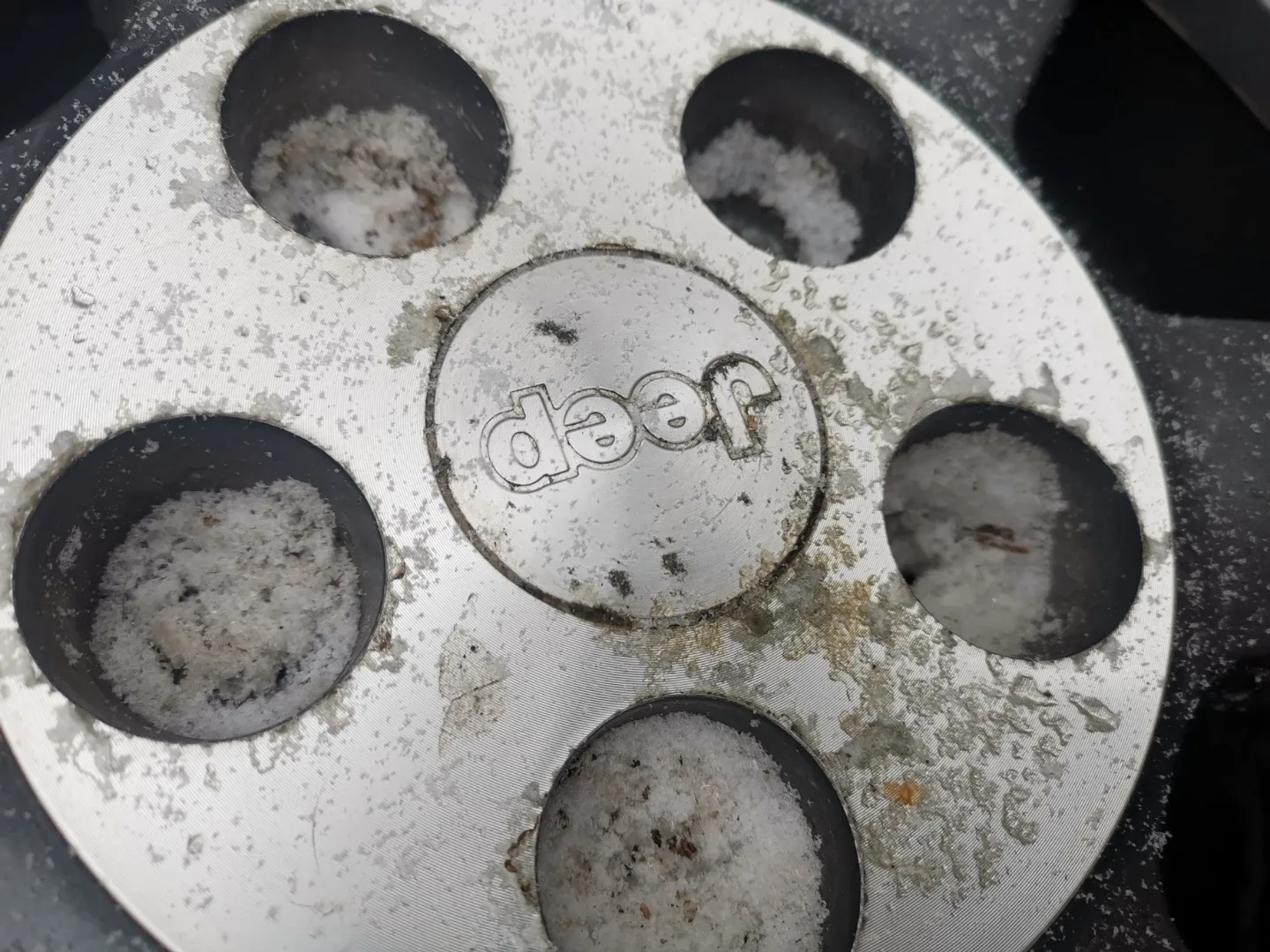 4 Jeep / Chrysler All season wheels with tires image indicator(2)