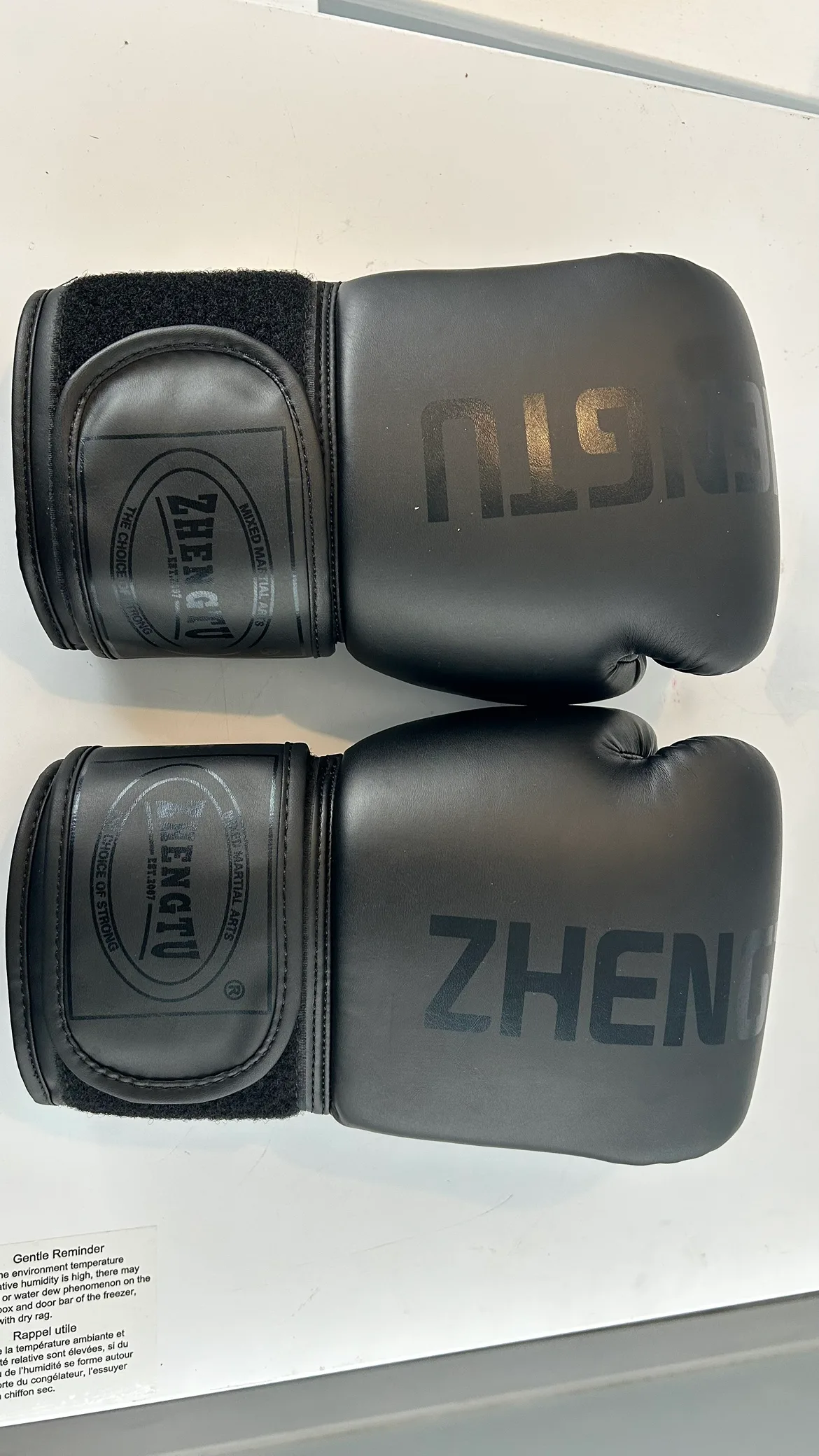 Zhengtu Boxing Gloves - Black 8oz