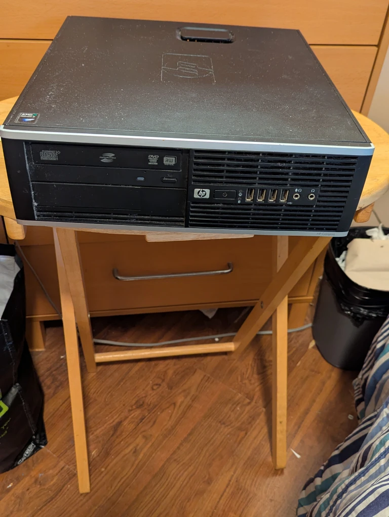 Dell Monitor & Lenovo ThinkCentre & HP Computer - photo 3