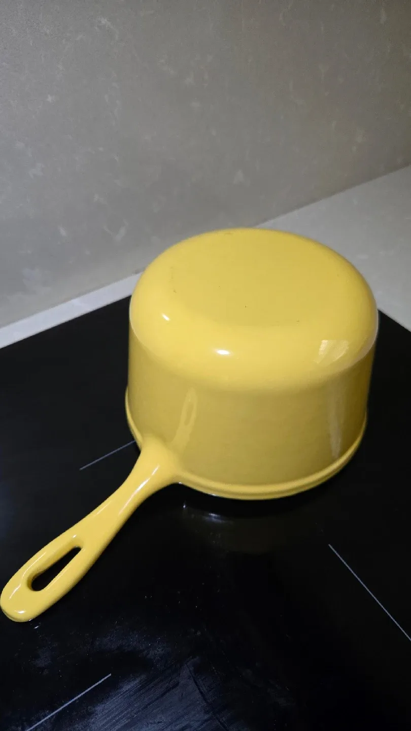 Yellow Cast iron Saucepan with Lid image indicator(3)