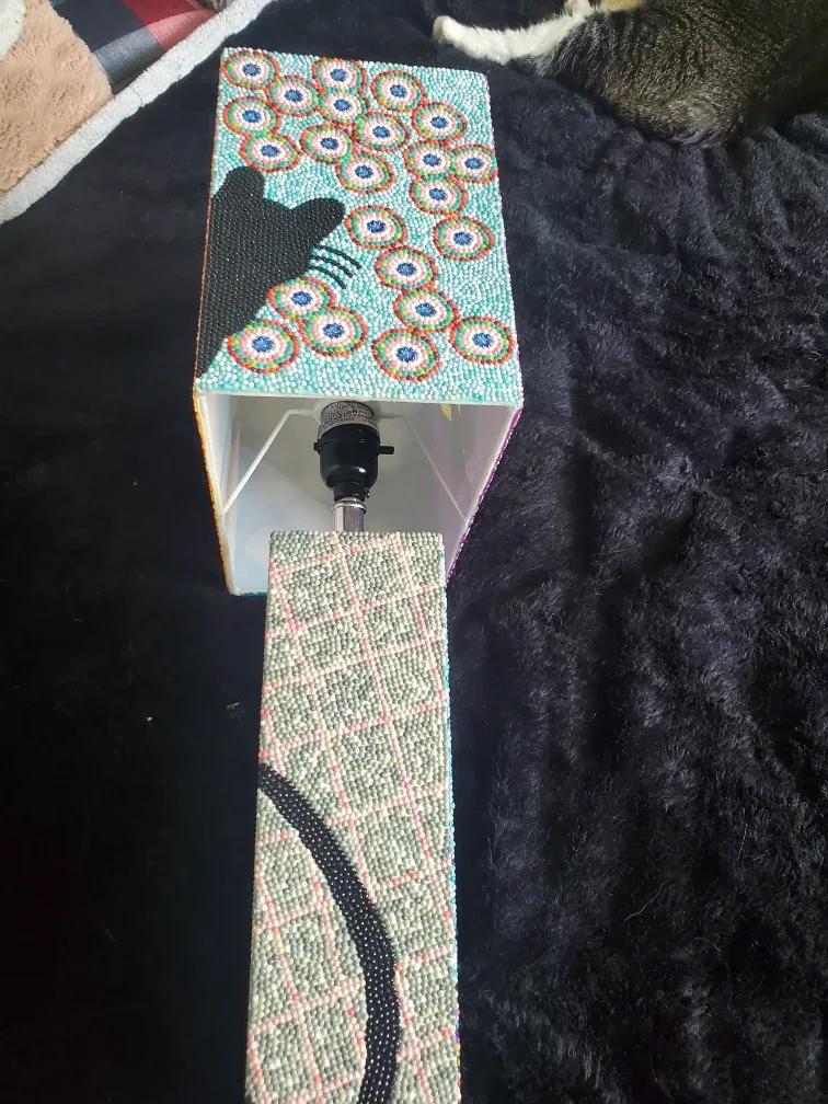 Handcrafted Beaded Table Lamp with Cat Design image indicator(2)