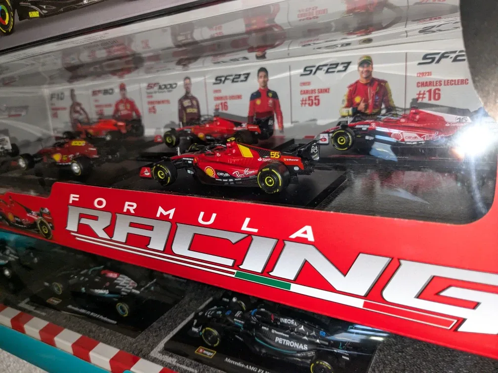 Burago 1/43 Formula 1 Model Cars image indicator(5)