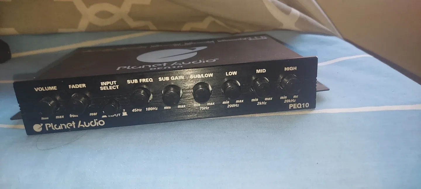 Planet Audio PEQ10 4-Band Equalizer image indicator(4)