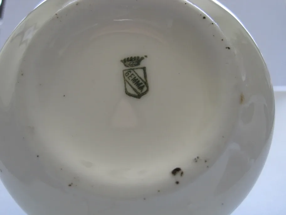 Gemma Souvenir Pitcher with Bath Crest image indicator(2)