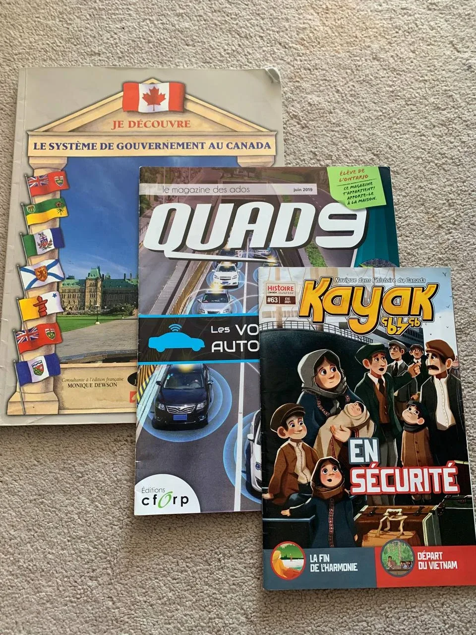 Kids' French Books & Magazines Bundle thumbnail