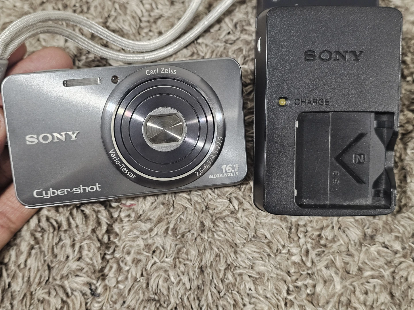 Sony Cyber-shot DSC-W570 Digital Camera