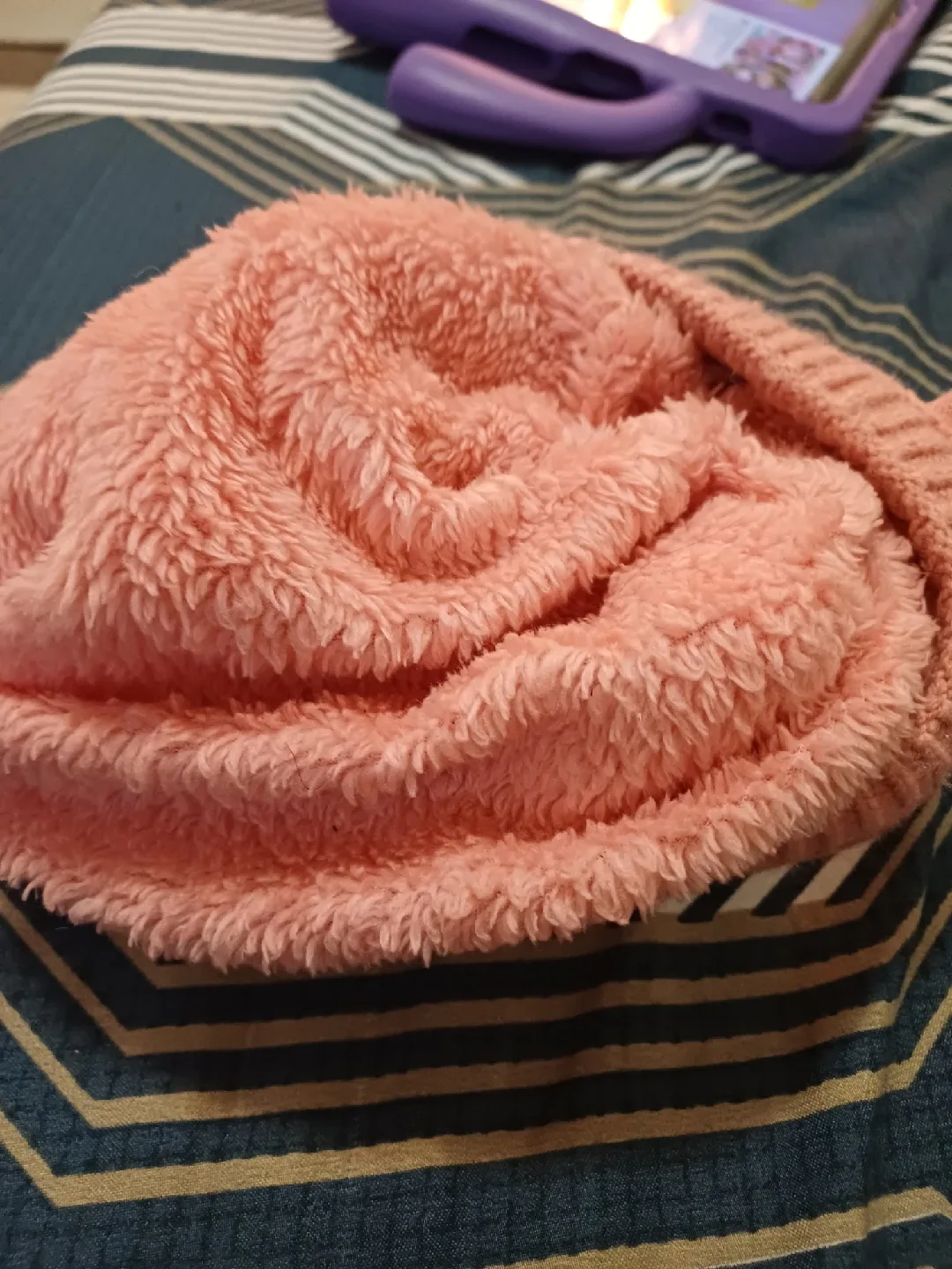 Pink Fuzzy Beret Hat image indicator(2)