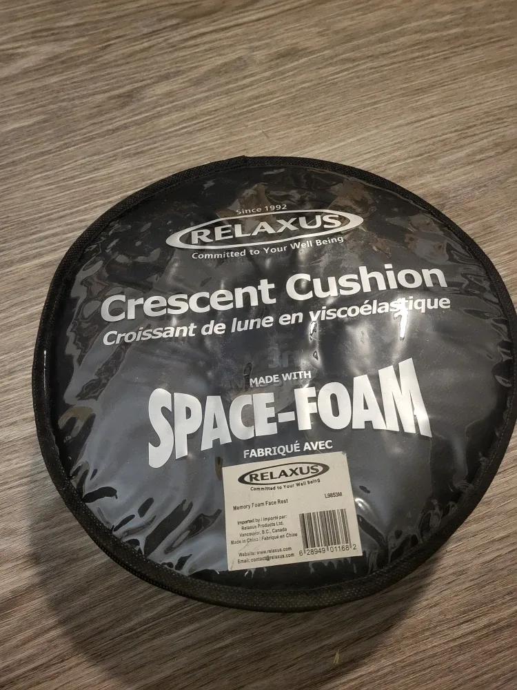 Relaxus Crescent Cushion Memory Foam Face Rest image indicator(2)