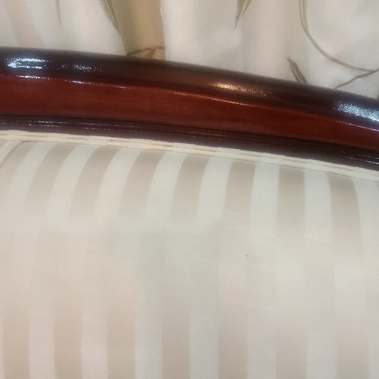 Elegant Vintage-Style Sofa Set