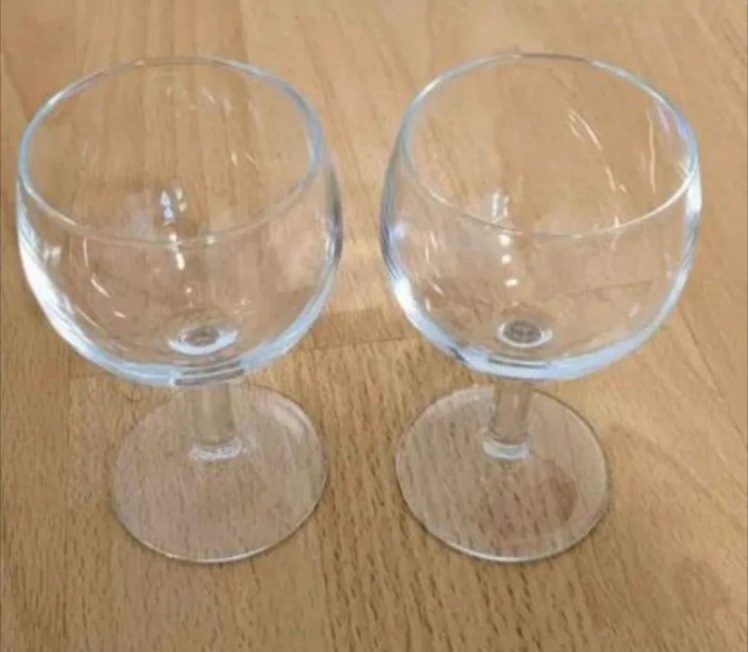 Set of 2 Wine Glasses thumbnail