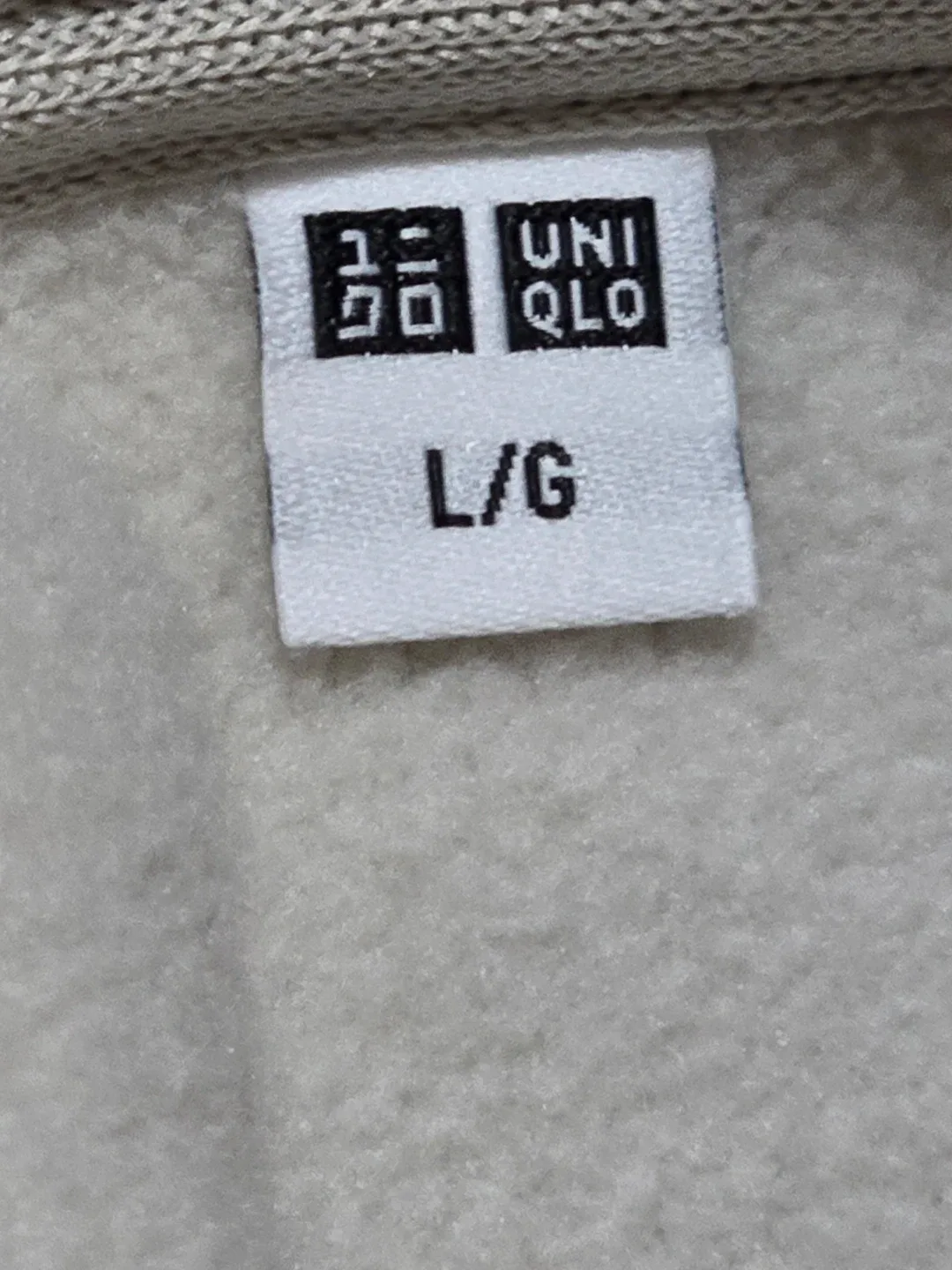Uniqlo Fleece Jacket - Size L image indicator(2)