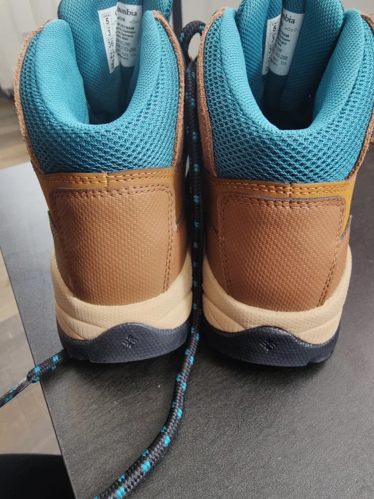 Columbia Newton Ridge Plus Hiking Boots - Women's US 5 image indicator(2)