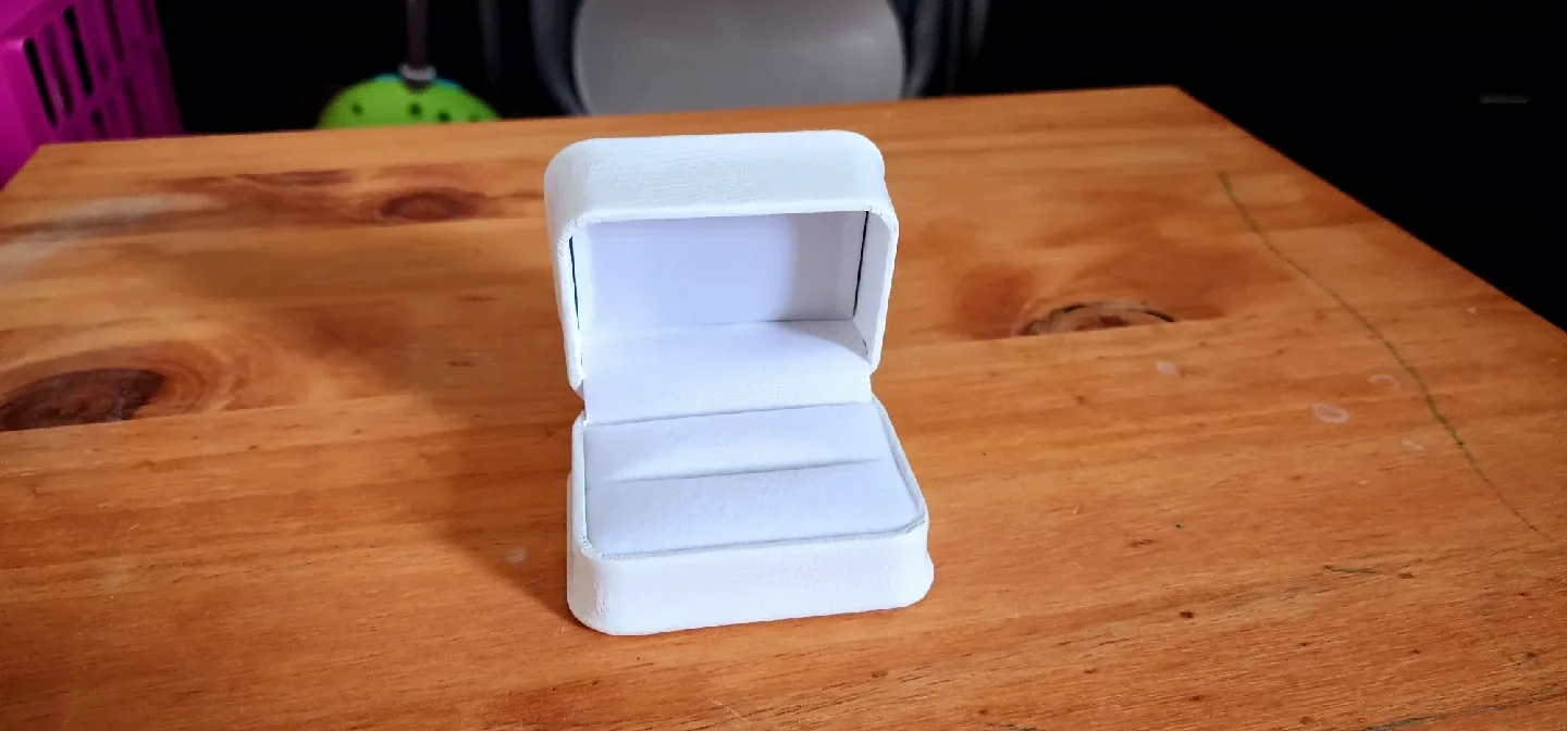 White Ring Box with Heart Pillow image indicator(2)