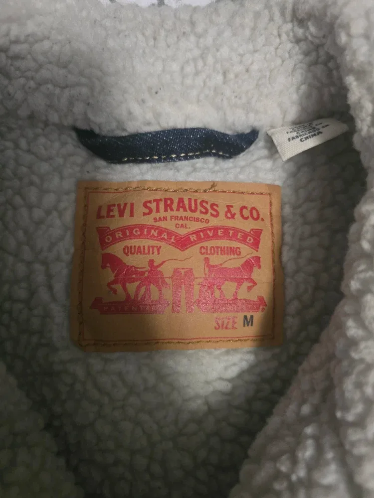 Levi's Sherpa Trucker Jacket - Size M image indicator(3)