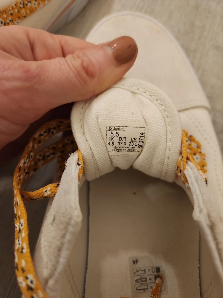 Vans Old Skool Floral Accent Shoes - Size 5.5 - photo 2