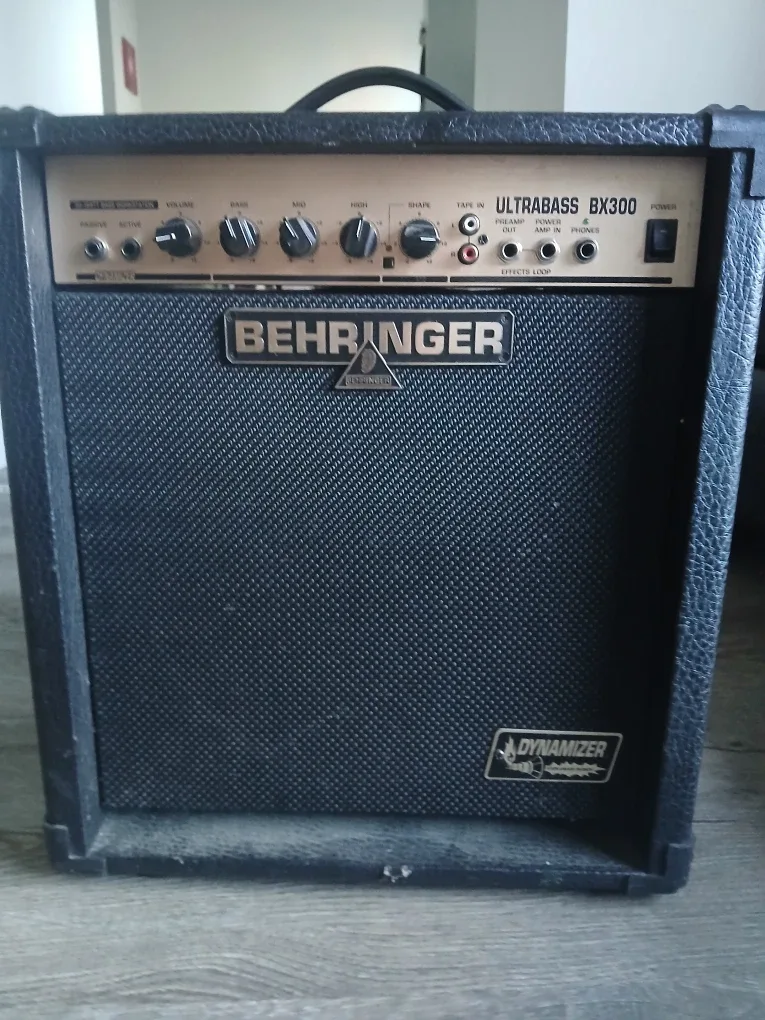 Behringer Ultrabass BX300 Amplifier image indicator(2)