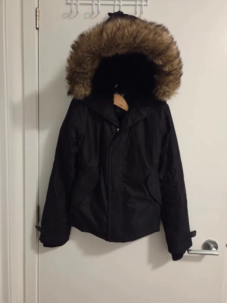 Aritzia Black Winter Jacket - Summit Edition