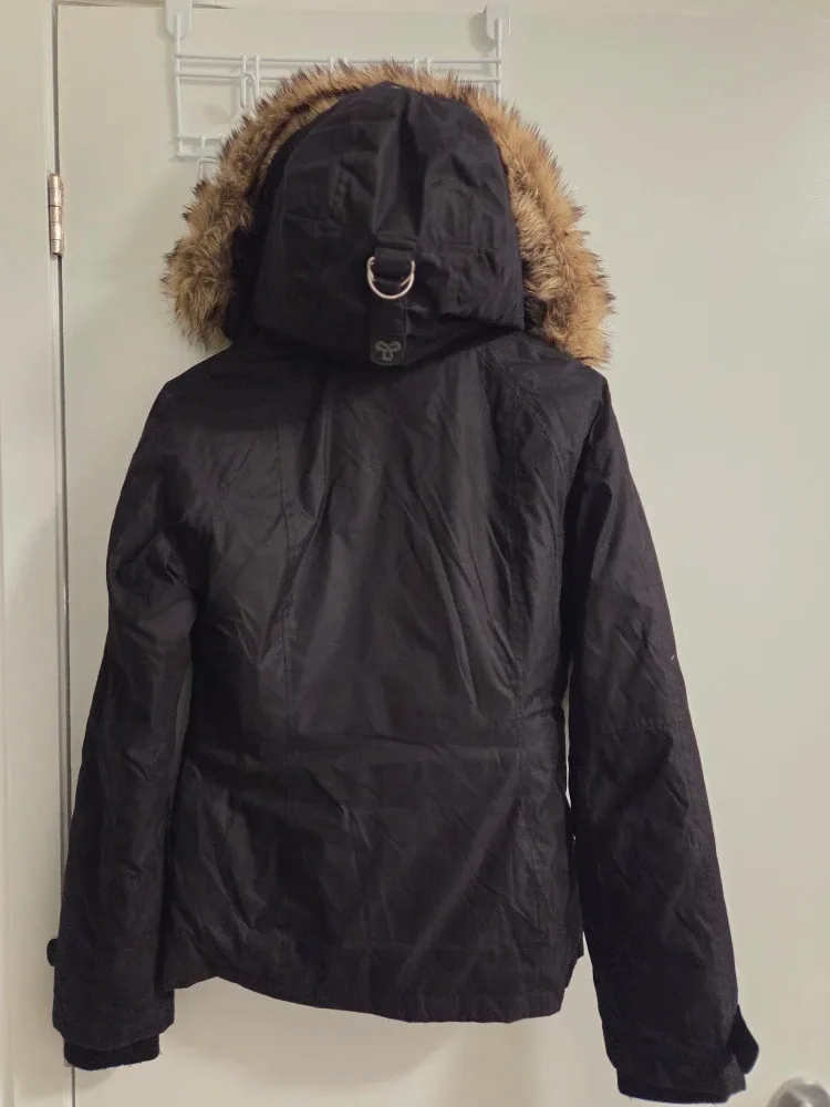 Aritzia Black Winter Jacket - Summit Edition image indicator(3)