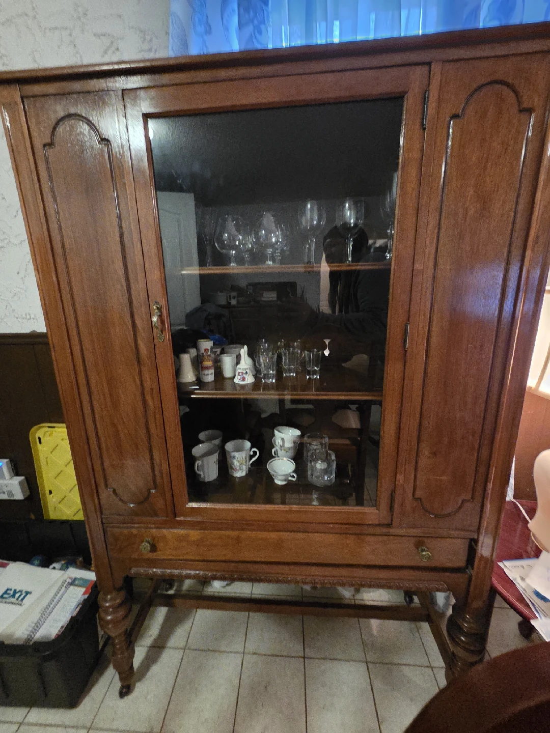 Antique Wooden China Cabinet & Dining Table Set - photo 5