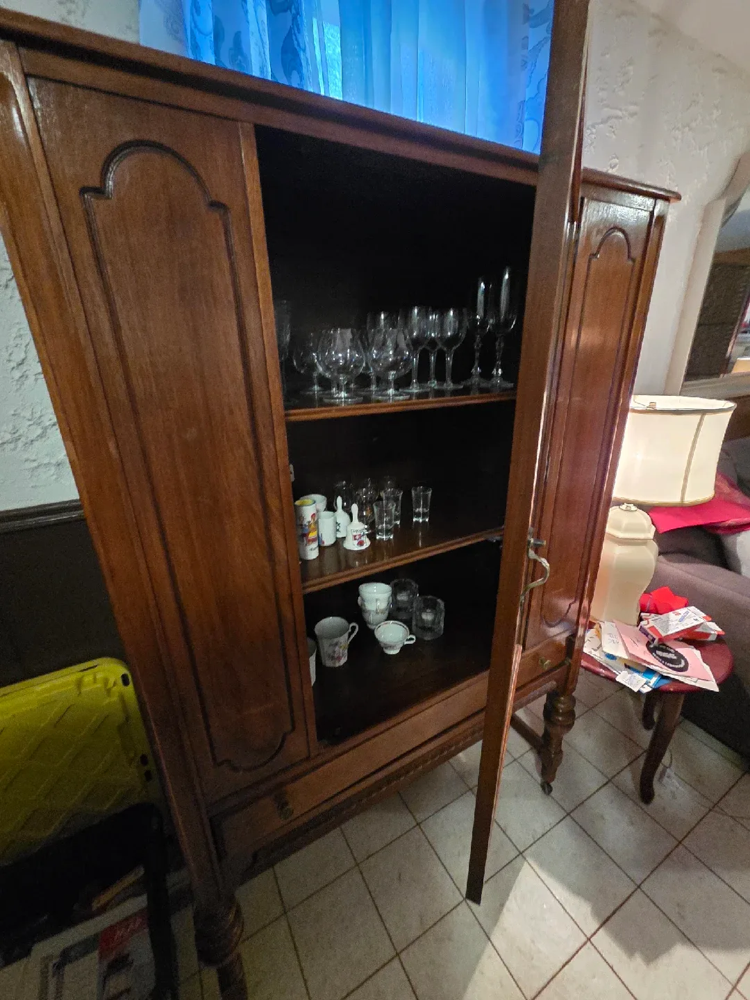 Antique Wooden China Cabinet & Dining Table Set image indicator(6)