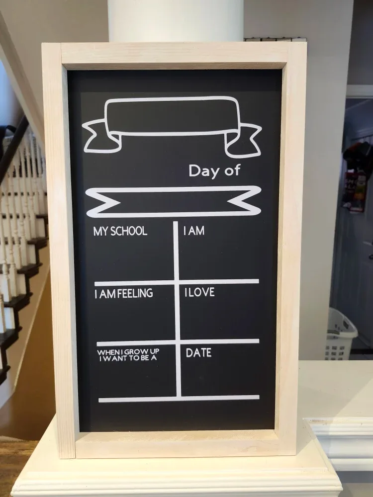 Handmade - School Days Chalkboard Sign image indicator(3)
