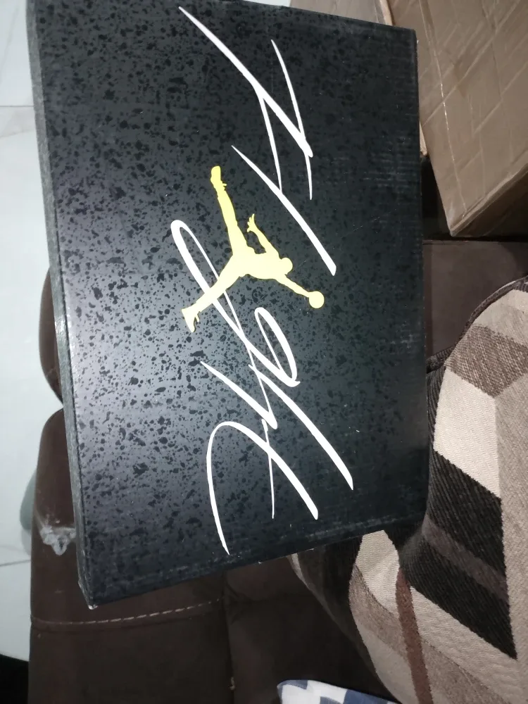 Nike Air Jordan 4 Retro Lightning Size 6Y image indicator(2)