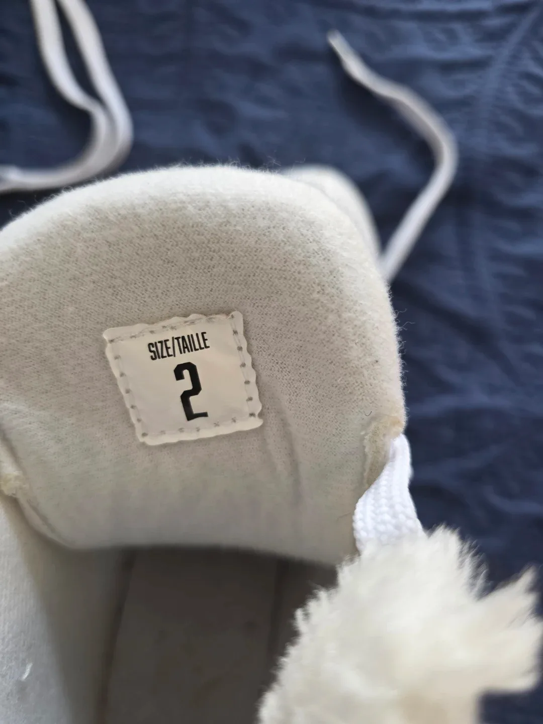 GIRLS ICE SKATING SHOES Size 2 image indicator(3)