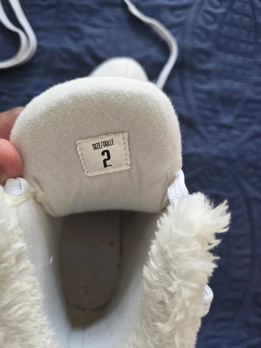 GIRLS ICE SKATING SHOES Size 2 image indicator(4)